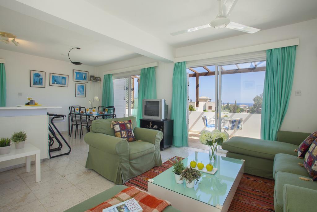 Protaras Holiday Suite Annie ภายนอก รูปภาพ