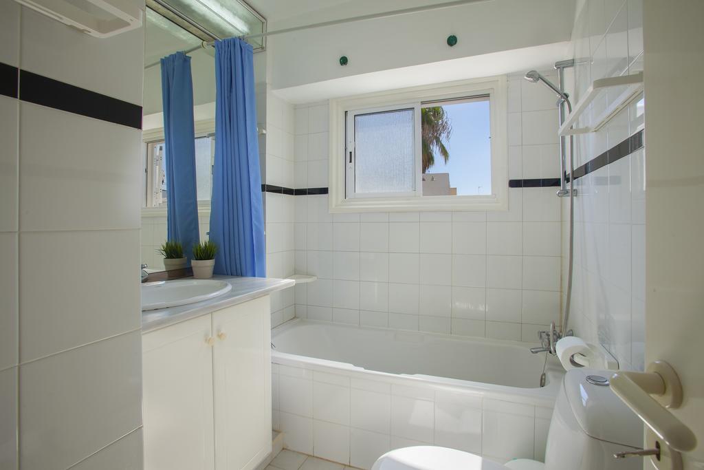 Protaras Holiday Suite Annie ภายนอก รูปภาพ
